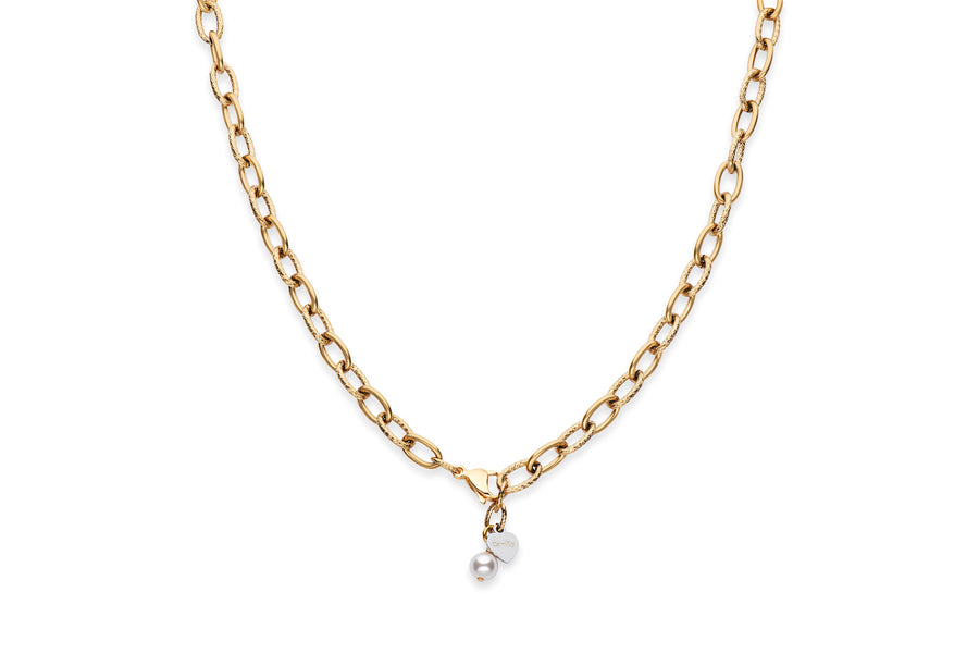 Gold necklace with pearl accent