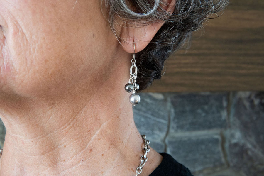 Grey pearl earrings