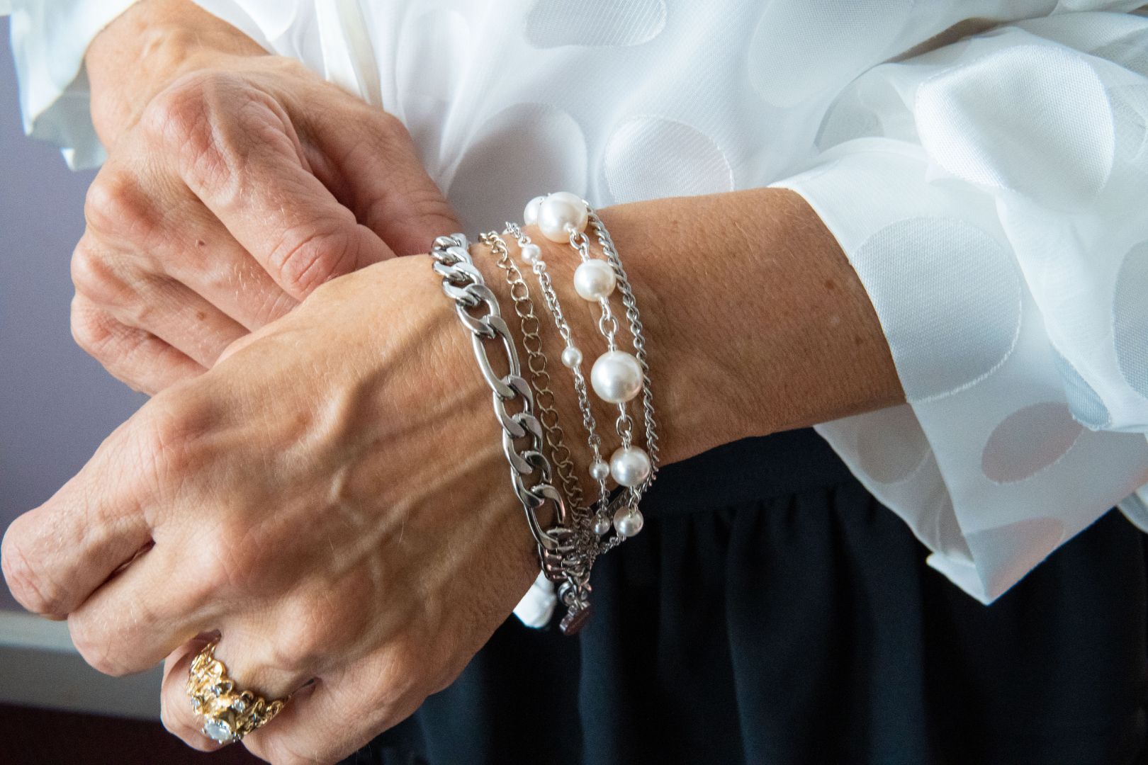 Silver and pearl chain bracelet